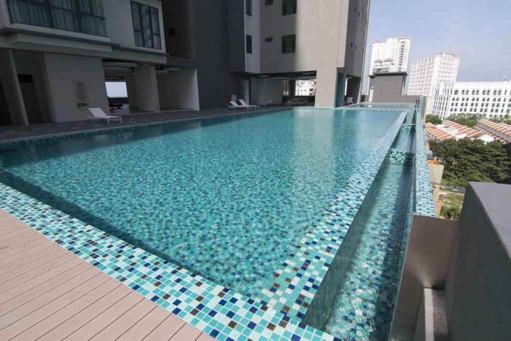 Jazz 313 Cosy 2-Bedroom Suite With Pool & Seaview Bagan Jermal 외부 사진